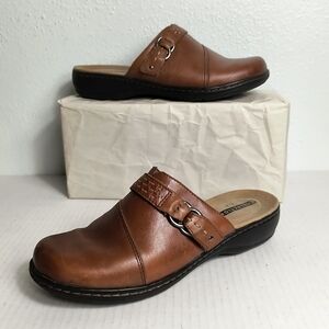 Clarks Leisa Sadie Brown Mules with Smooth Leather and Low Heel Size 7M